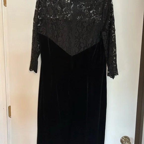 Eliza J Black Long Sleeve Dress - Picture 2 of 3